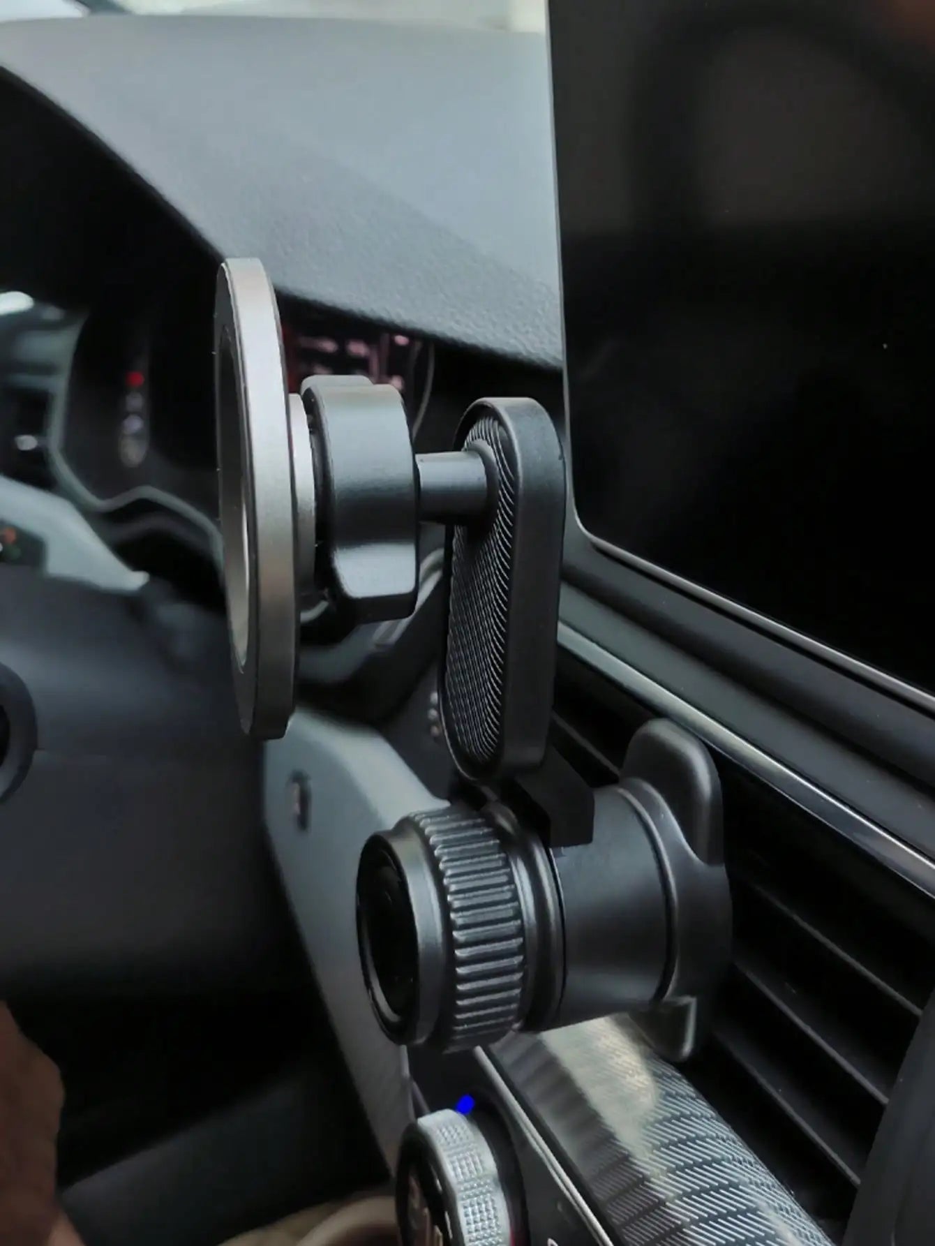 Magnetic Car Phone Mount - 360° Rotating Arm, Hands-Free Navigation, Universal for All Phones