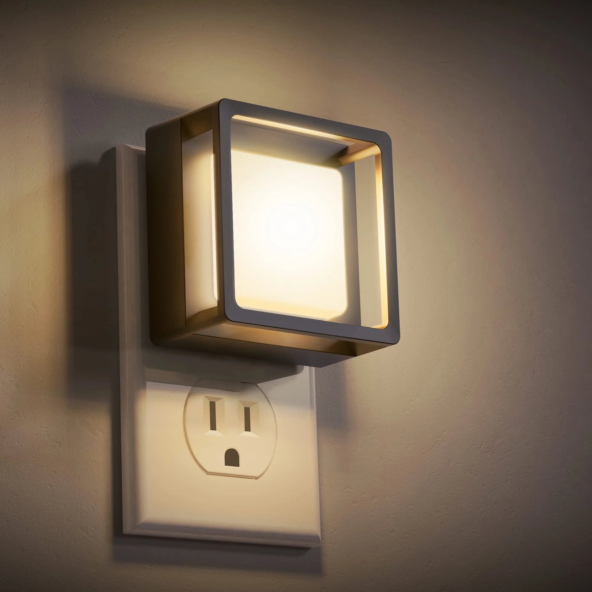 Smart Plug-in Wall Lamp, 3000K Warm Light, Auto Dusk to Dawn Sensor, Adjustable Brightness, Energy Saving Compact Night Light for Stairs/Bedroom/Kids Room